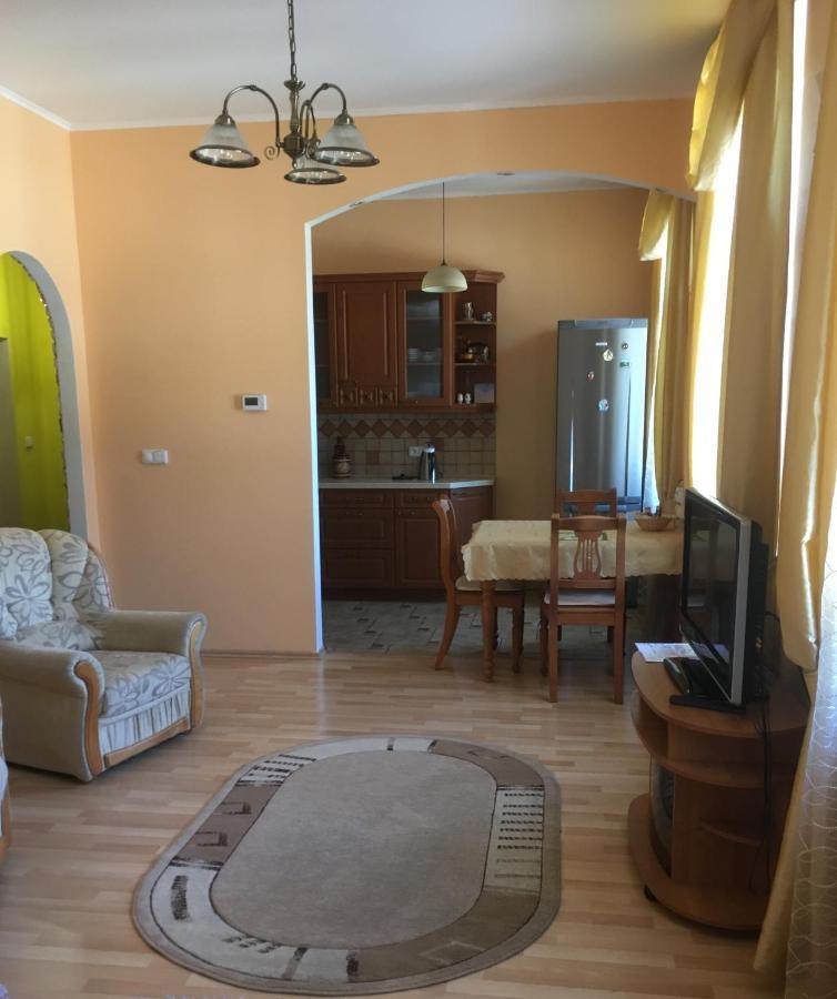 Margo Apartman KLV Exterior foto
